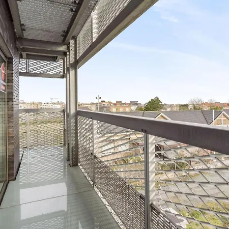 Spacious With Storage Apartament