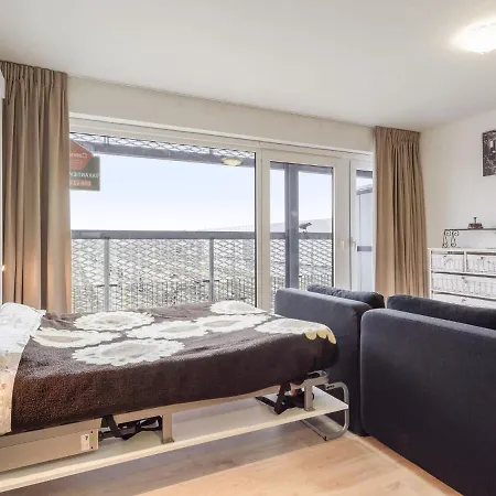 Spacious With Storage * 布兰肯贝赫